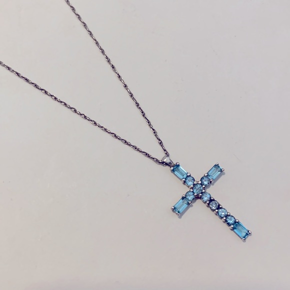 Lovely Sterling Silver Cross Necklace - Picture 2 of 6
